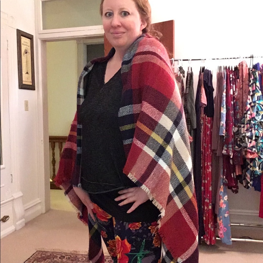 Beautiful Beige Blanket Scarf - Picture 6 of 6